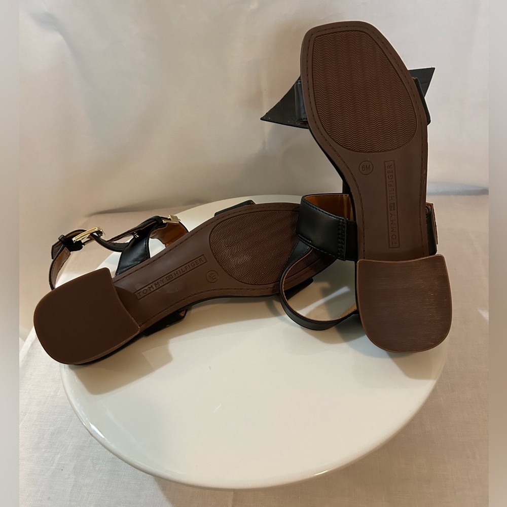 Tommy Hilfiger - Black Sandals with Gold Buckle - Picture 4 of 11